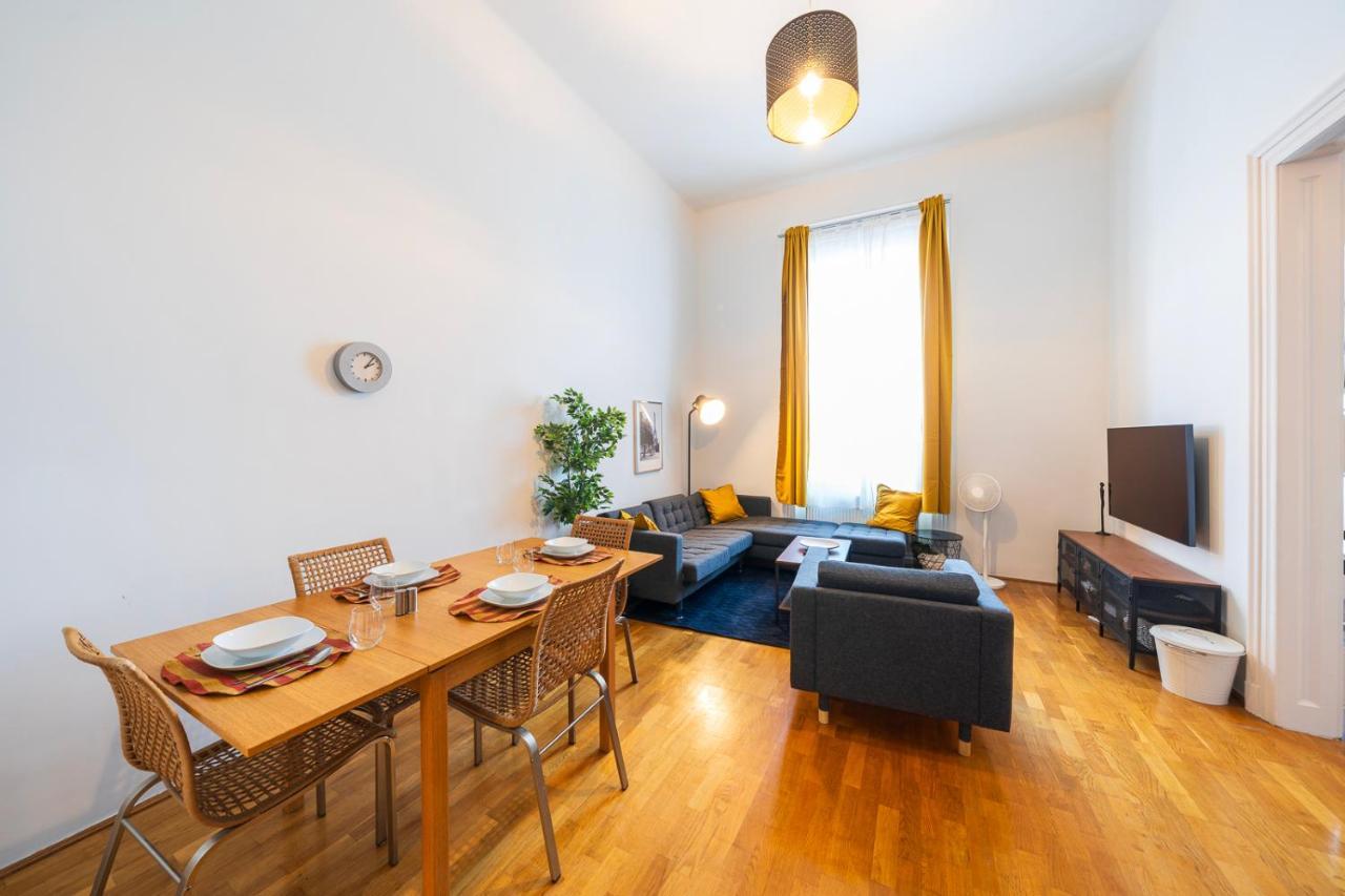 בודפשט Shining Bright Two Bedroom Apt Next To Andrassy Ave מראה חיצוני תמונה