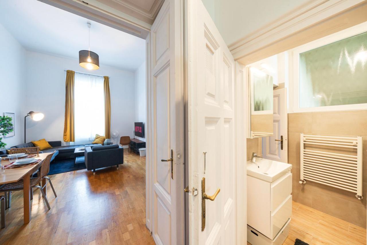 בודפשט Shining Bright Two Bedroom Apt Next To Andrassy Ave מראה חיצוני תמונה