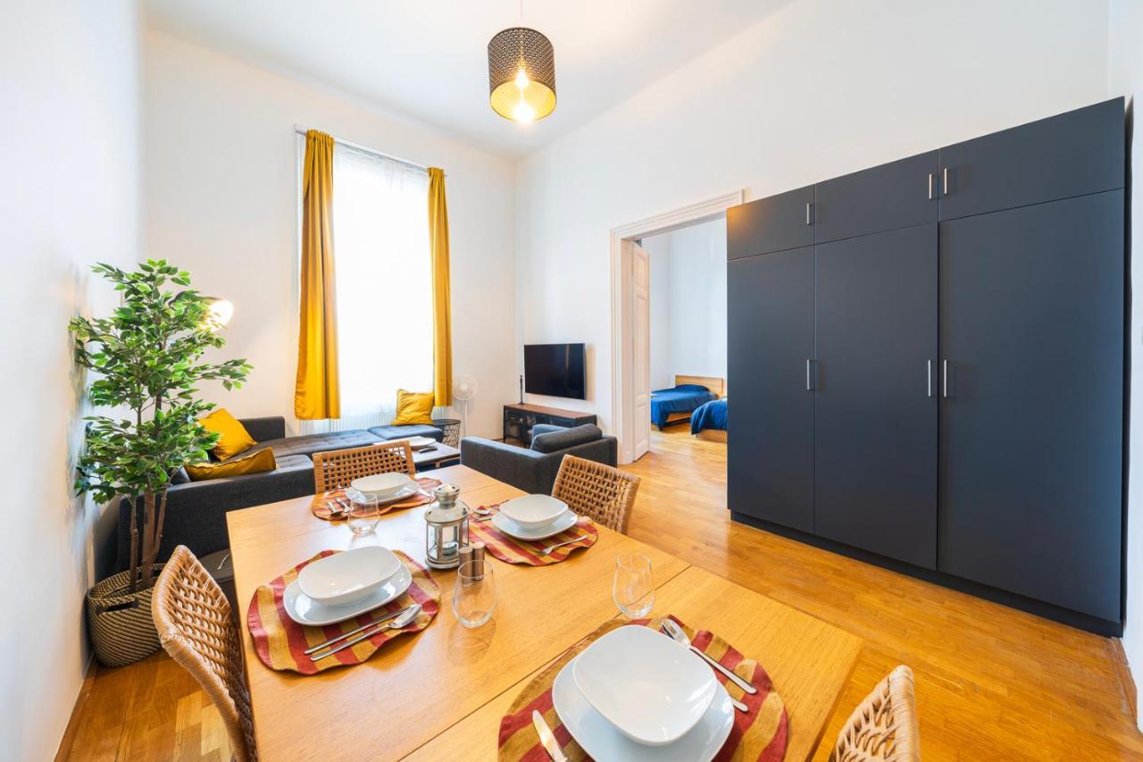 בודפשט Shining Bright Two Bedroom Apt Next To Andrassy Ave מראה חיצוני תמונה