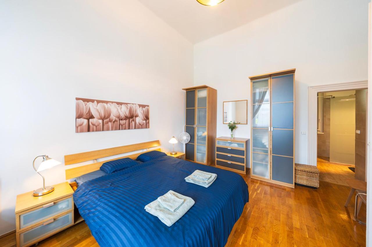 בודפשט Shining Bright Two Bedroom Apt Next To Andrassy Ave מראה חיצוני תמונה